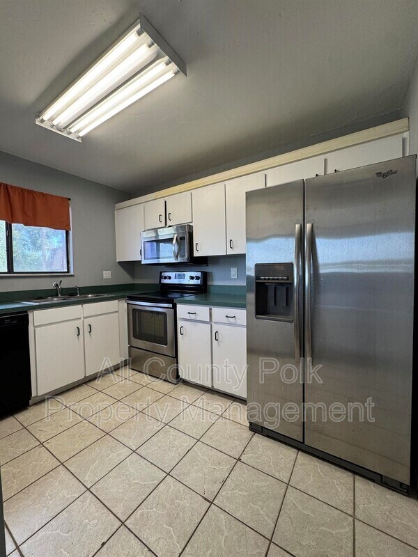 Building Photo - 1836 N Crystal Lake Dr