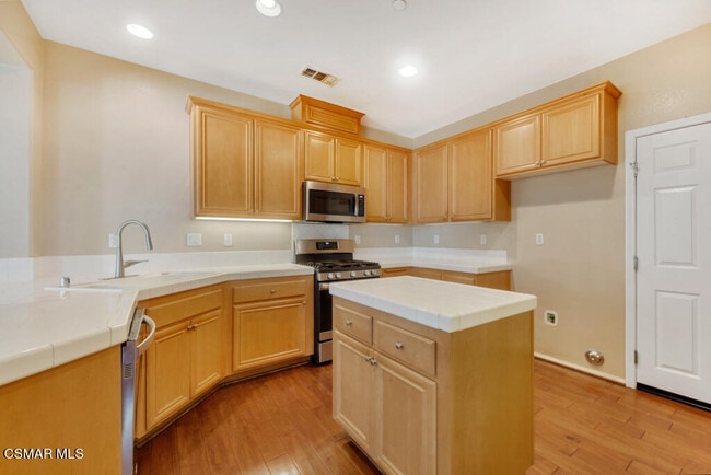 Building Photo - 122 Via Katrina