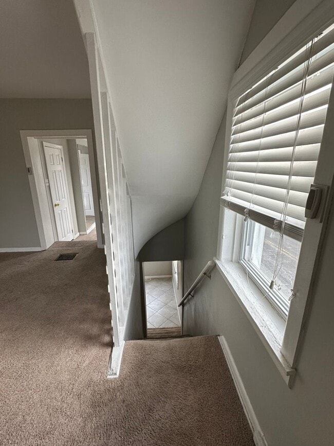 Building Photo - 1007 Lake Ave