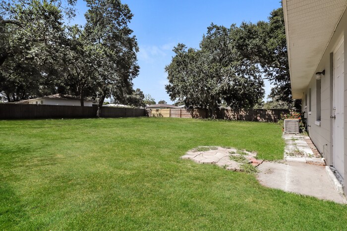 Building Photo - 4035 Dietz Rd