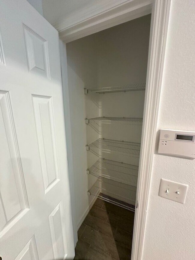 Building Photo - 4 bed 2.5 bath in WINDERMERE TRAILS!