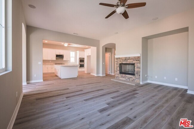 Building Photo - 22430 Leisure Dr