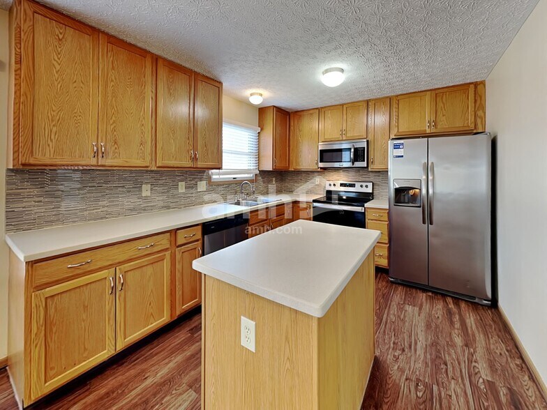 Building Photo - 344 Pataskala Ridge Dr SW