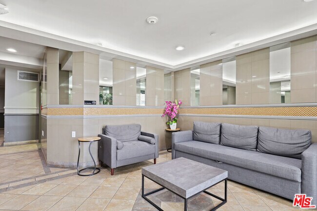 Building Photo - 1240 S Sherbourne Dr