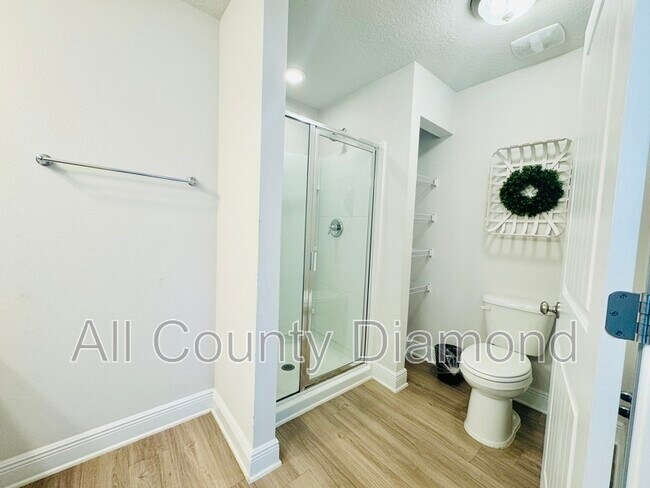 Building Photo - 7478 Shadow Lake Dr