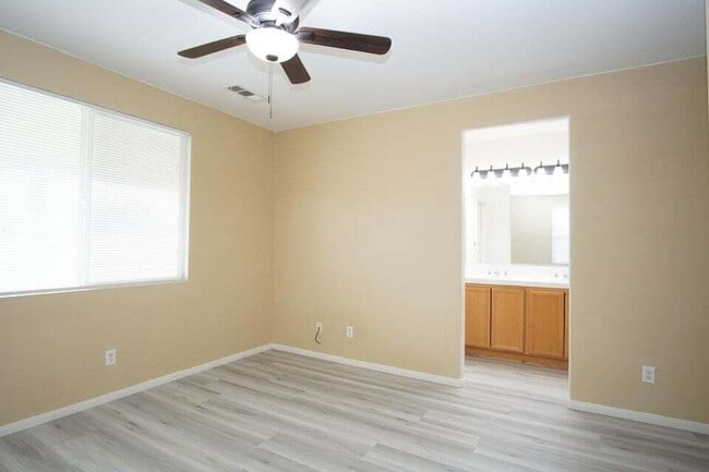 Building Photo - 37648 Beeston Ct