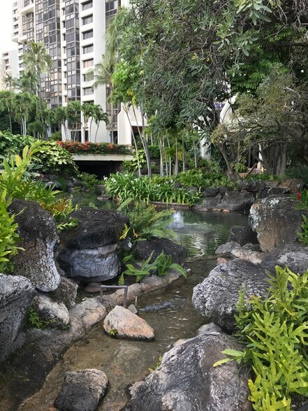 Building Photo - 501 Hahaione St