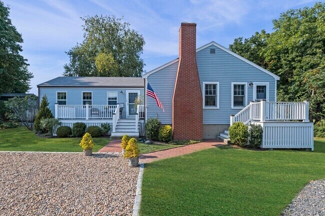 Building Photo - 15 Meadow Ln
