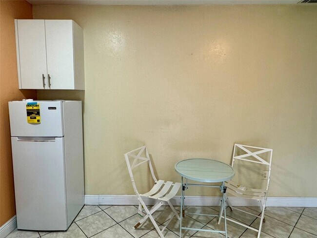 Building Photo - 6471 SW 27th Street