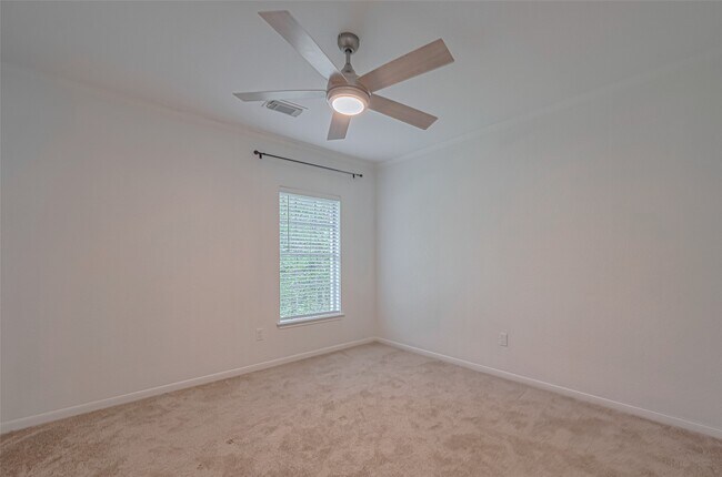 Building Photo - 3 Sandpebble Dr