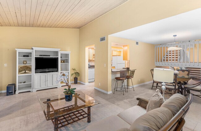 Building Photo - 229 Old Meadow Way