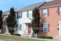 Building Photo - 1115 N Byrne Rd