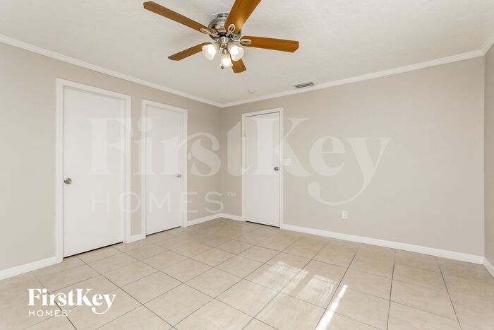 Building Photo - 2358 Fairgren Ave