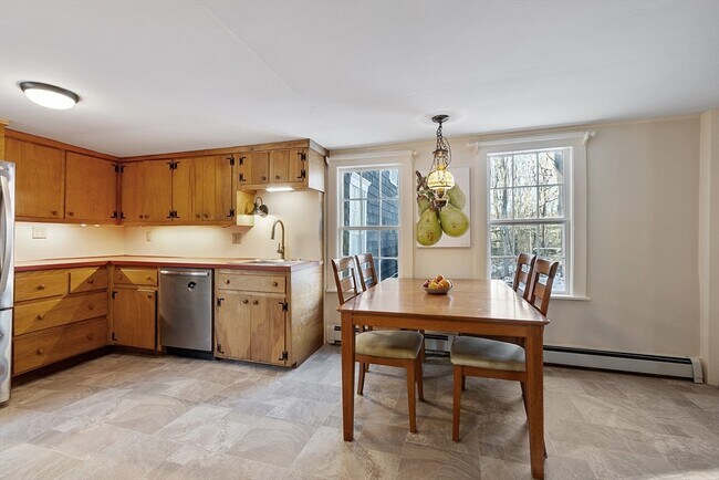 Building Photo - 25 Bulkeley Rd