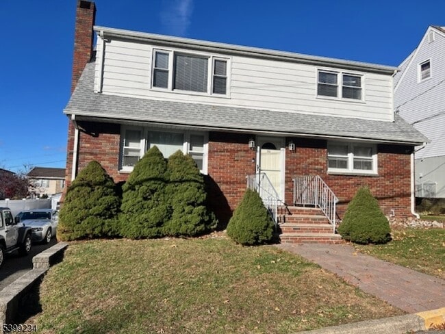 Primary Photo - 30 Garden Ave