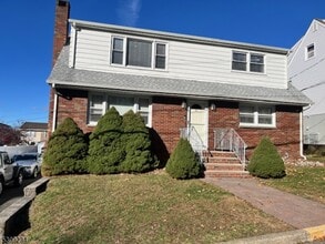 Building Photo - 30 Garden Ave