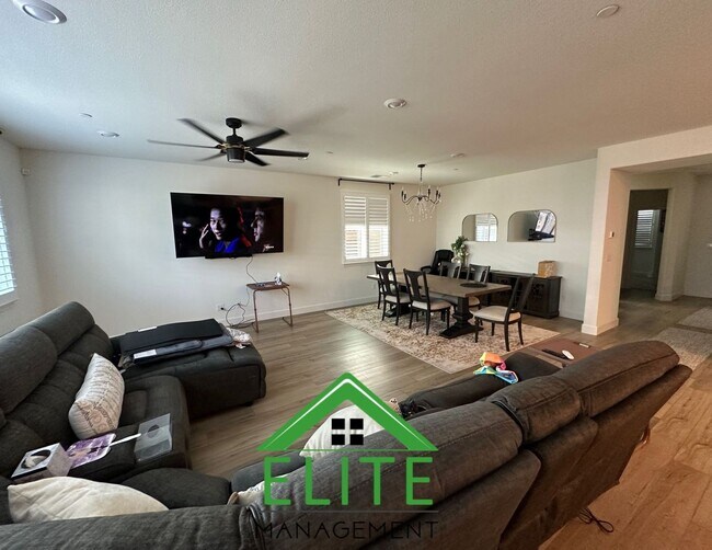 Building Photo - 6089 Waddington Wy