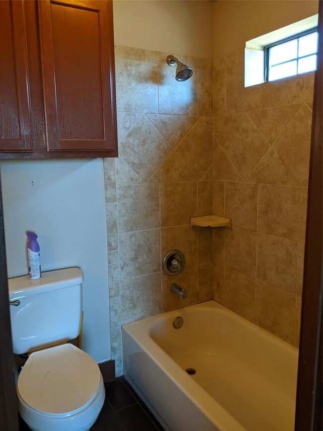 Building Photo - 143 Spring Hollow Trail