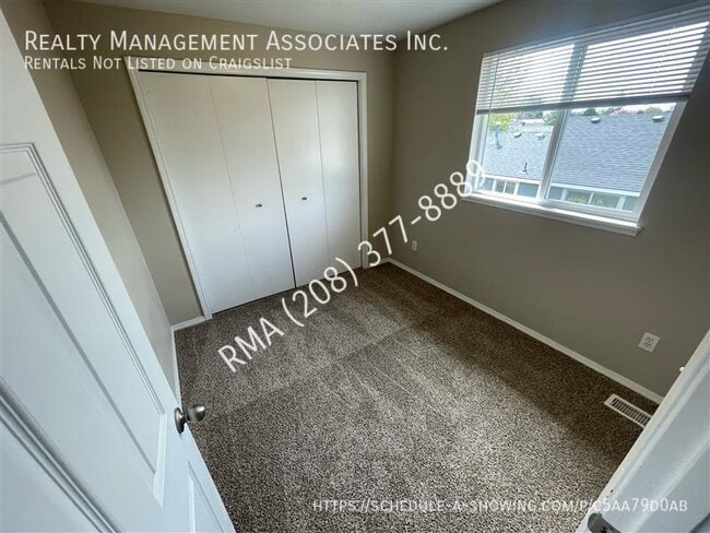 Building Photo - 1339 W Sandalwood Dr