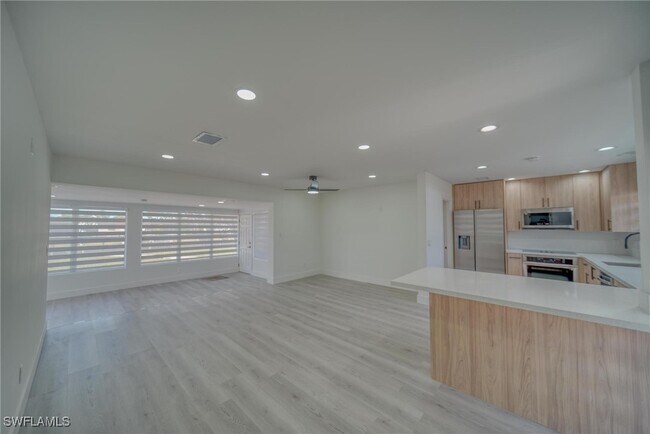 Building Photo - 5150 York Ct