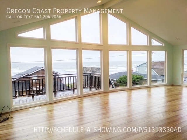 Building Photo - Outstanding 4 Bedroom House Lincoln City