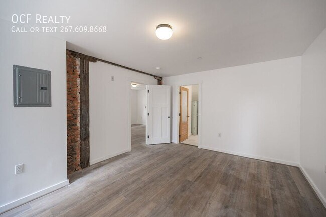 Building Photo - 711 W Thompson St