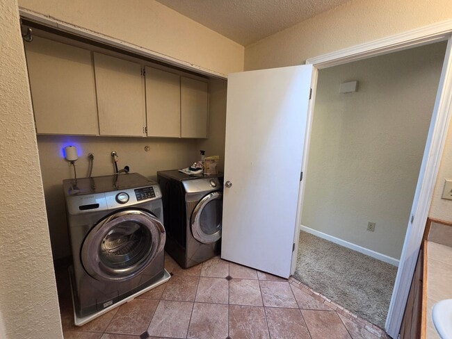 Building Photo - Tucked Away in Gig Harbor - 3 Bedroom + Bonus & Huge Yard. Available Now!