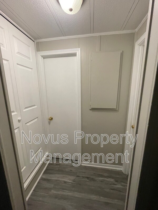 Building Photo - 60 Gees Ln