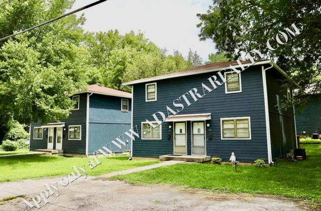 Building Photo - Nice 3 Bed 1.5 Bath Duplex in Leavenworth-Available NOW!!