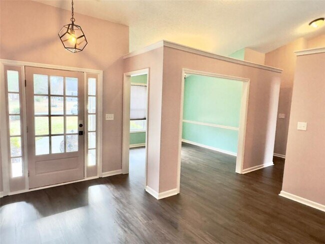 Building Photo - 705 Ridgeland Rd