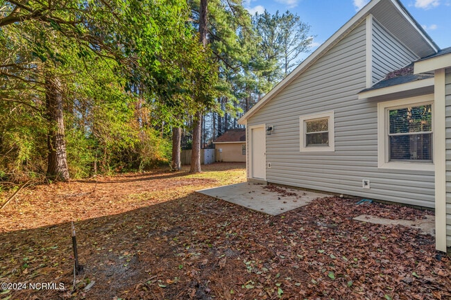 Building Photo - 135 Twinwood Dr