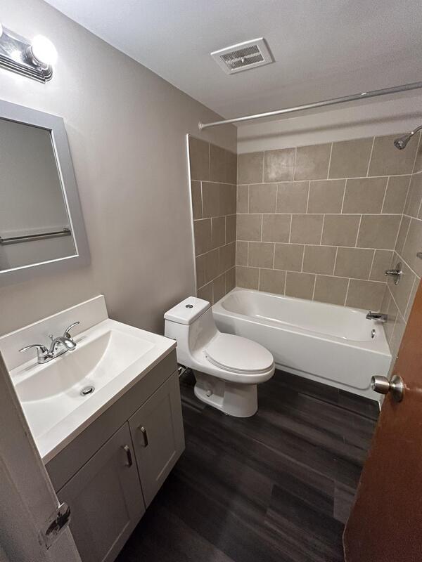 Building Photo - 249 Chestnut St