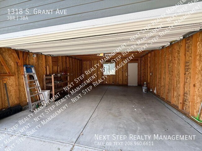 Building Photo - 1318 S Grant Ave