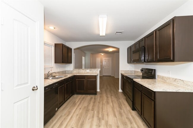 Building Photo - 13827 Winding Path Ln