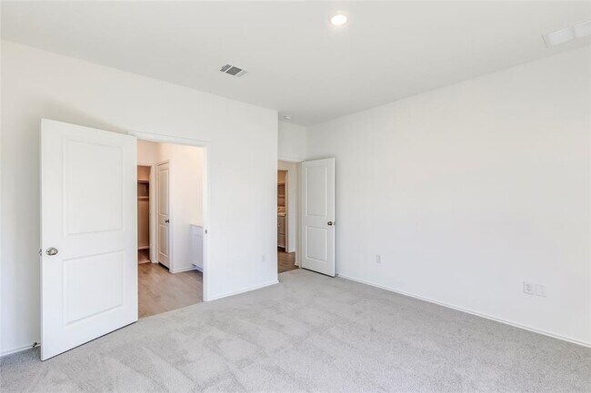 Building Photo - 102 Miglia St