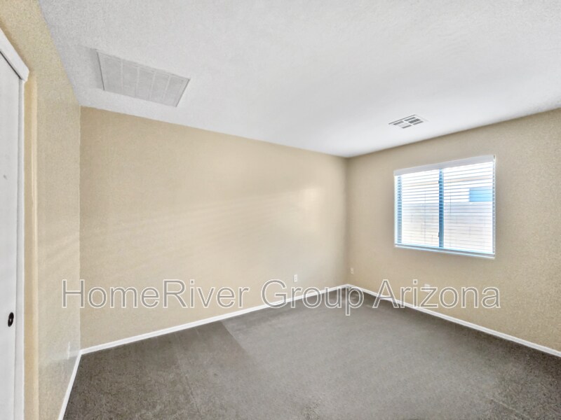 Building Photo - 29197 N Yellow Bee Dr
