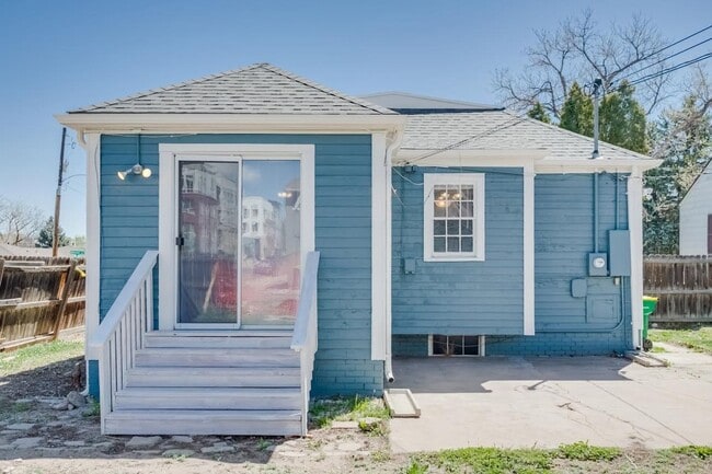 Building Photo - 3703 S Sherman St