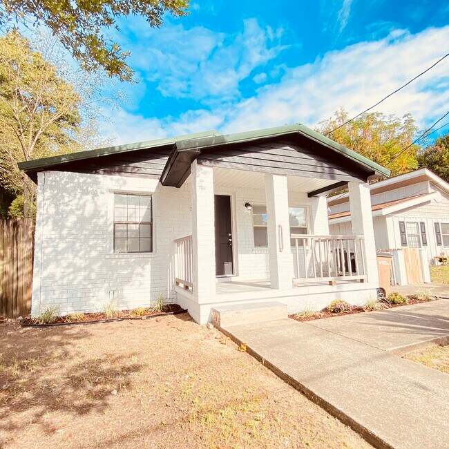 Primary Photo - 312 E Brainerd St