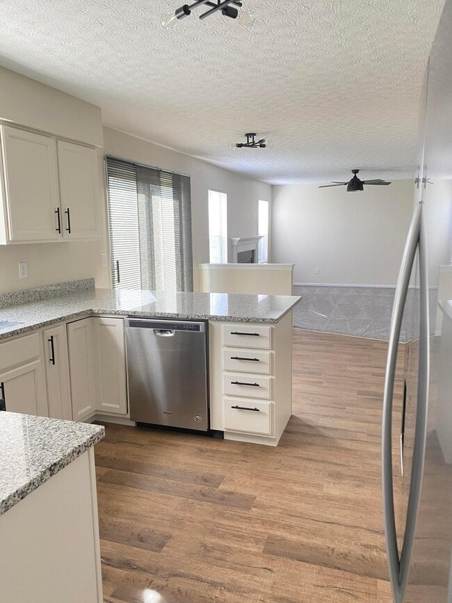 Building Photo - 6089 Pirthshire St