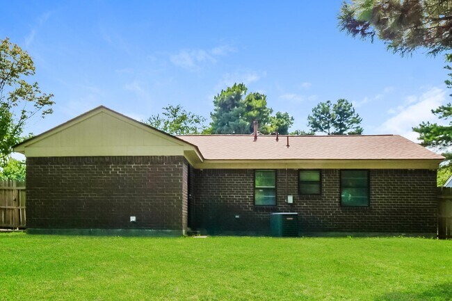Building Photo - 5120 Breckenwood Dr