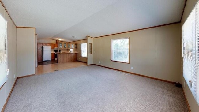 Building Photo - 138 American Ave