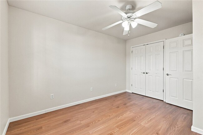 Building Photo - 3207 SW Deerfield Blvd