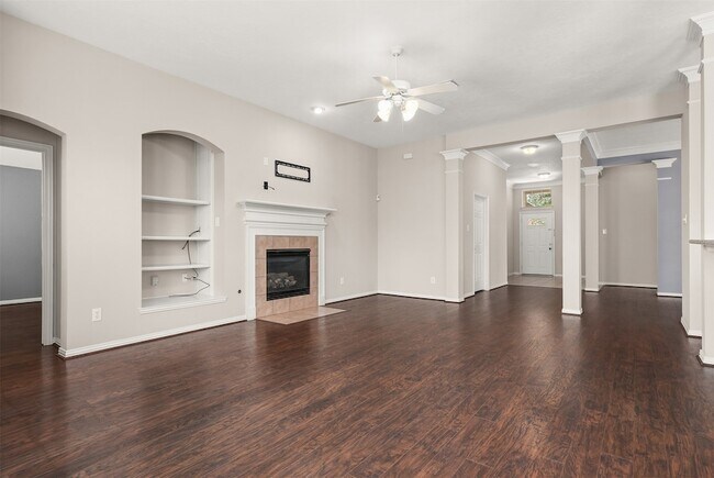 Building Photo - 7611 Waterlilly Ln