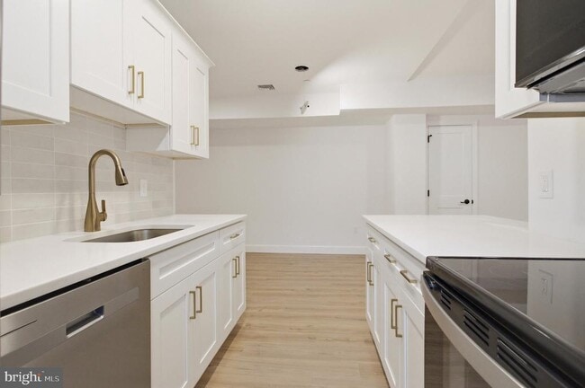 Building Photo - 100 W Front St