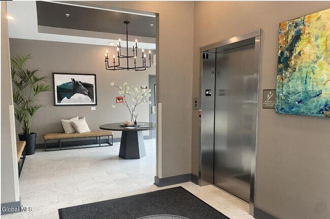 Building Photo - 116 West Ave