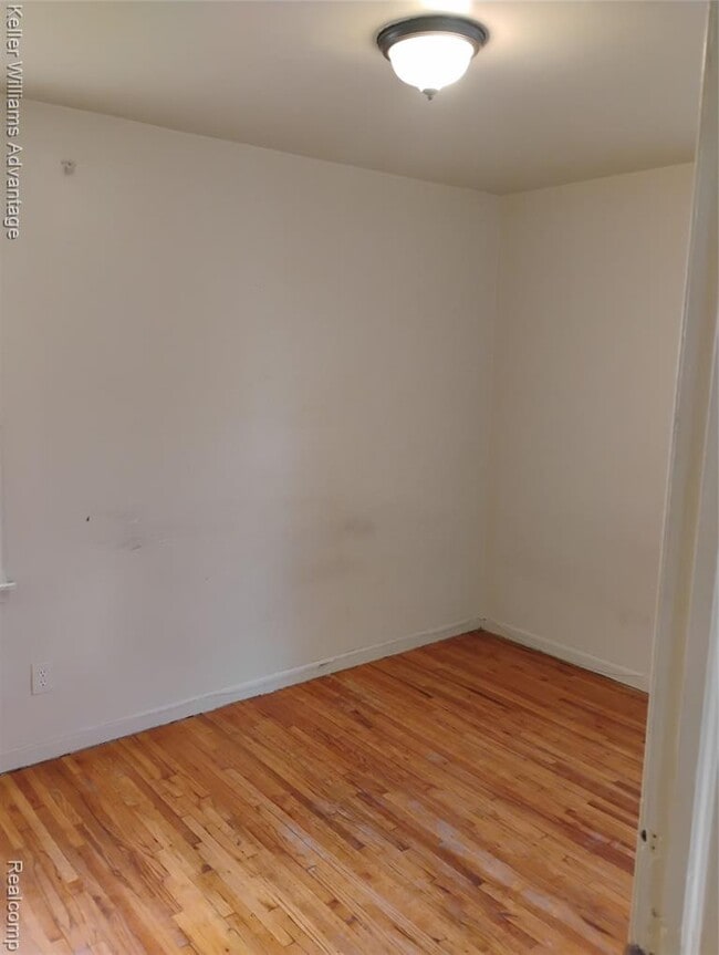 Building Photo - 26316 Oakland St