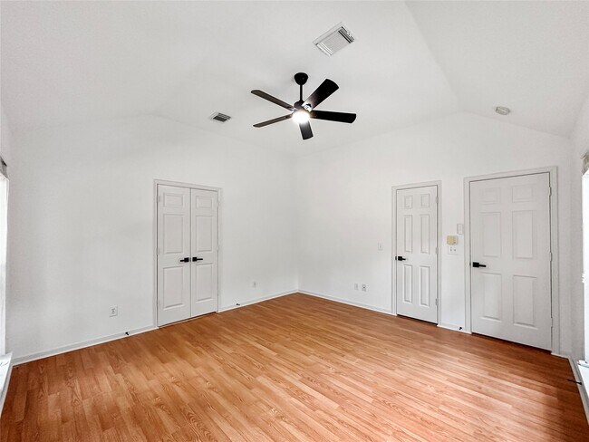 Building Photo - 126 N Willow Point Cir