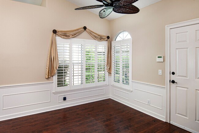 Building Photo - 710 Timber Ridge Trail SW