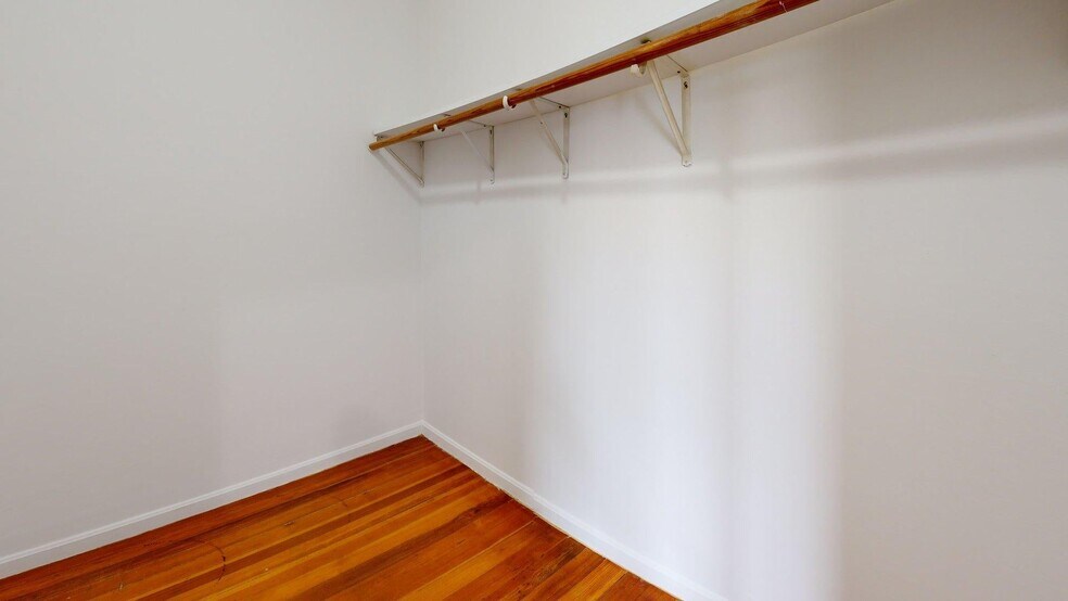 Building Photo - 163 Hichborn St