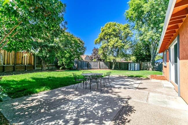 Building Photo - 14965 Dark Star Ct